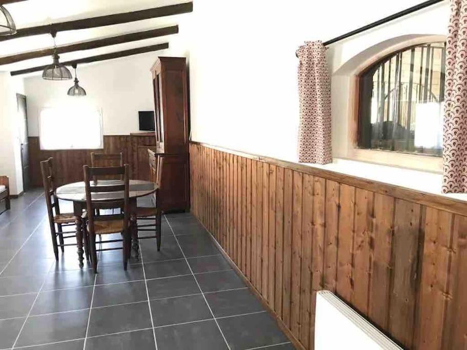 Logement Insolite Au Coeur D'Une Ecurie Arles Exterior foto